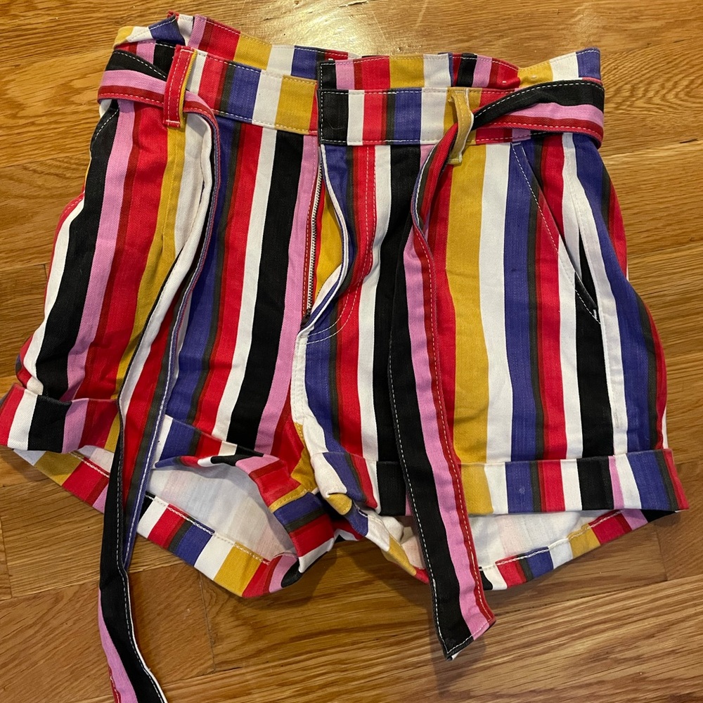 Cute high waisted shorts